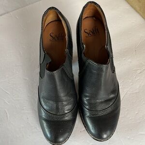 Sofft Simola black leather ankle booties slip on chunk heel size 9